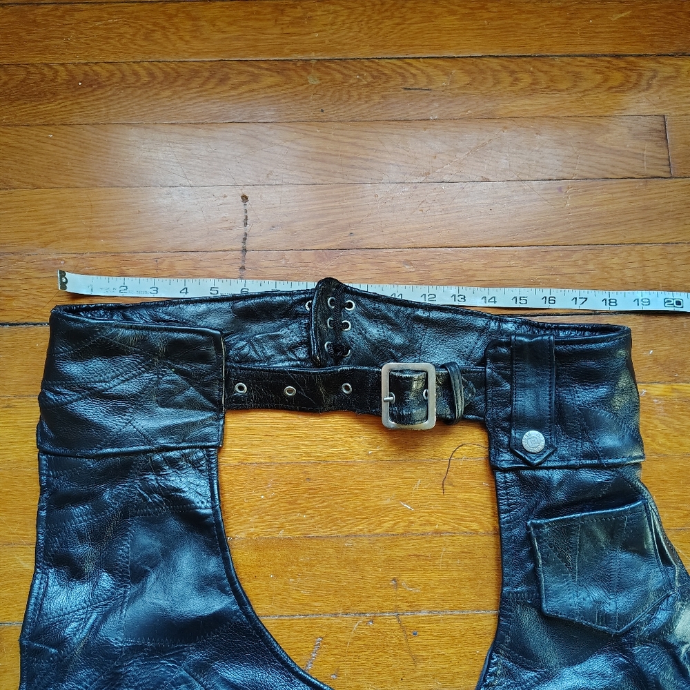 Black Leather Patchwork Vtg Motorcycle Chaps Men … - image 7